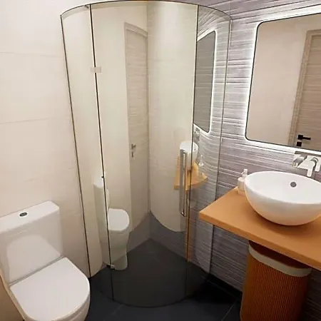 Gest Hotel *
