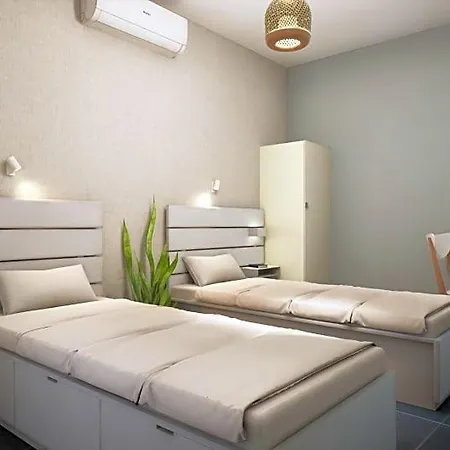 Gest Hotel *